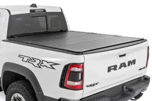 Rough Country - 43320550 | Rough Country Hard Flush Mount Bed Cover For Ram 1500 (2019-2023) / 1500 TRX (2021-2023) | 5' 7" Bed