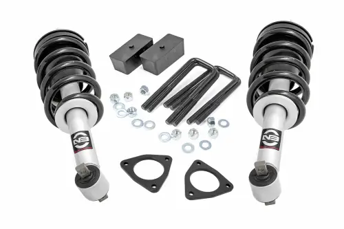 Rough Country - 1319 | 2.5in GM Leveling Lift Kit w/N3 Loaded Struts (07-18 1500 PU)