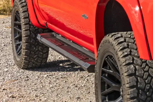 Rough Country - SRB01900B | Rough Country HD2 Aluminum Running Boards (2019-2025 Silverado, Sierra 1500 2WD/4WD | 2020-2025 Silverado, Sierra 2500 HD, 3500 HD 2WD/4WD | Crew Cab)