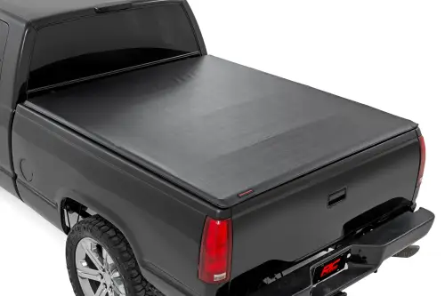 Rough Country - 42288650 | Rough Country Soft Roll Up Bed Cover For Chevrolet Silverado / GMC Sierra 1500 2WD/4WD (1988-2007) | 6' 7" Bed