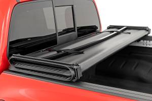 Rough Country - 41805522 | Rough-Country Bed Cover | Tri Fold | Soft | 5' Bed | Nissan Frontier (22-24) - Image 3