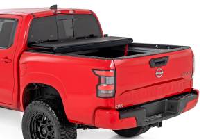 47520551B | Rough Country Hard Low Profile Bed Cover | 5' Bed | w/Cargo Mgmt | Nissan Frontier (22-24)