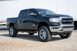 Rough Country - 21004 | Rough Country Oval Nerf Steps (2019-2025 Ram 1500 2WD/4WD | 2021-2024 Ram 1500 TRX AWD | Crew Cab) - Image 9