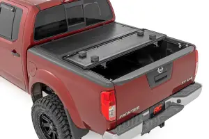 Rough Country - 47520501B | Rough Country Hard Low Profile Bed Cover Nissan Frontier (2005-2021) 5' Bed, Utili-Track Cargo System - Image 3